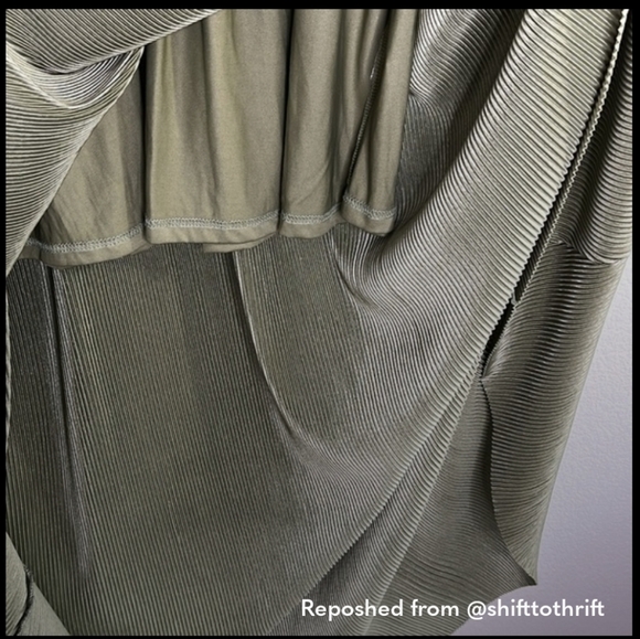 Baltic Born Athena Pleated Maxi Dress Sage Green XXXL - Picture 5 of 9
